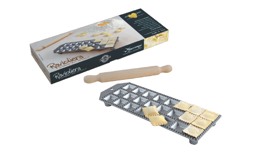 Форма для приготовления 24 квадратных равиоли Eppicotispai 32х32 мм. со скалкой