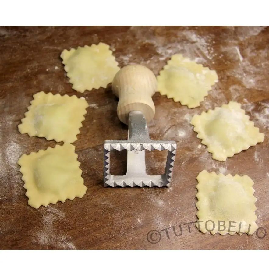 Набор из трёх штампов для равиоли круглый квадратный и треугольный