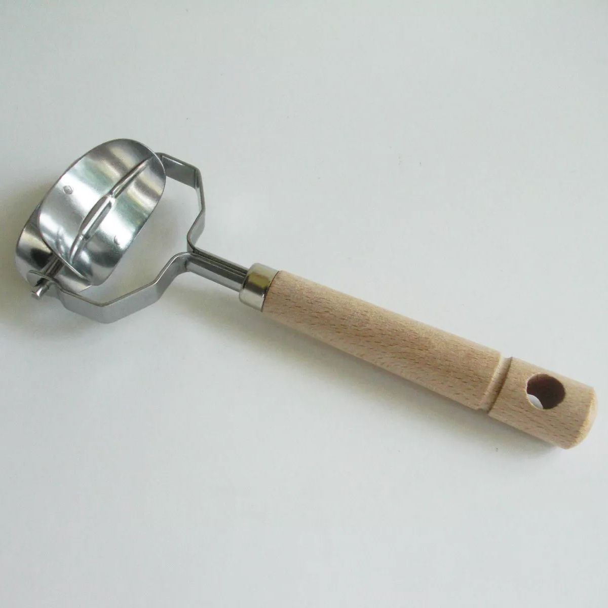 Овальный нож для пасты тортеллини