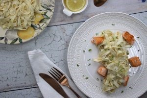 Свежая паста с лососем и лимонным соусом - идеальный рецепт для Новогоднего ужина