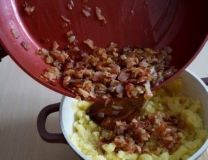 Тестораскатка Imperia и украинские вареники 4.jpg Тестораскатка Imperia и украинские вареники 4.jpg