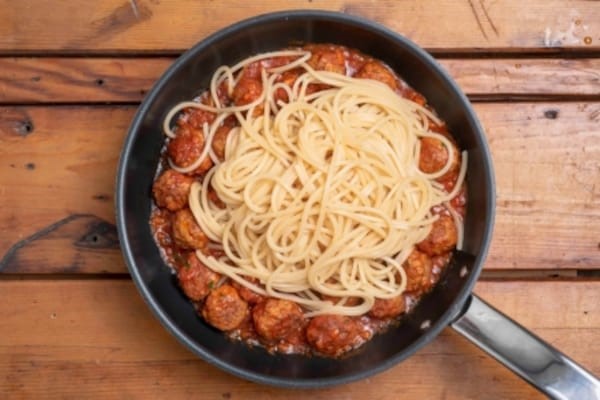 Паста с фрикадельками